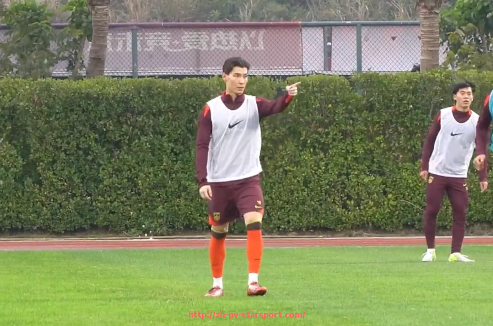 星空体育app-德甲联赛中著名的边锋球员及其所属球队盘点